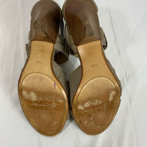 Heels - Picture 4 of 4